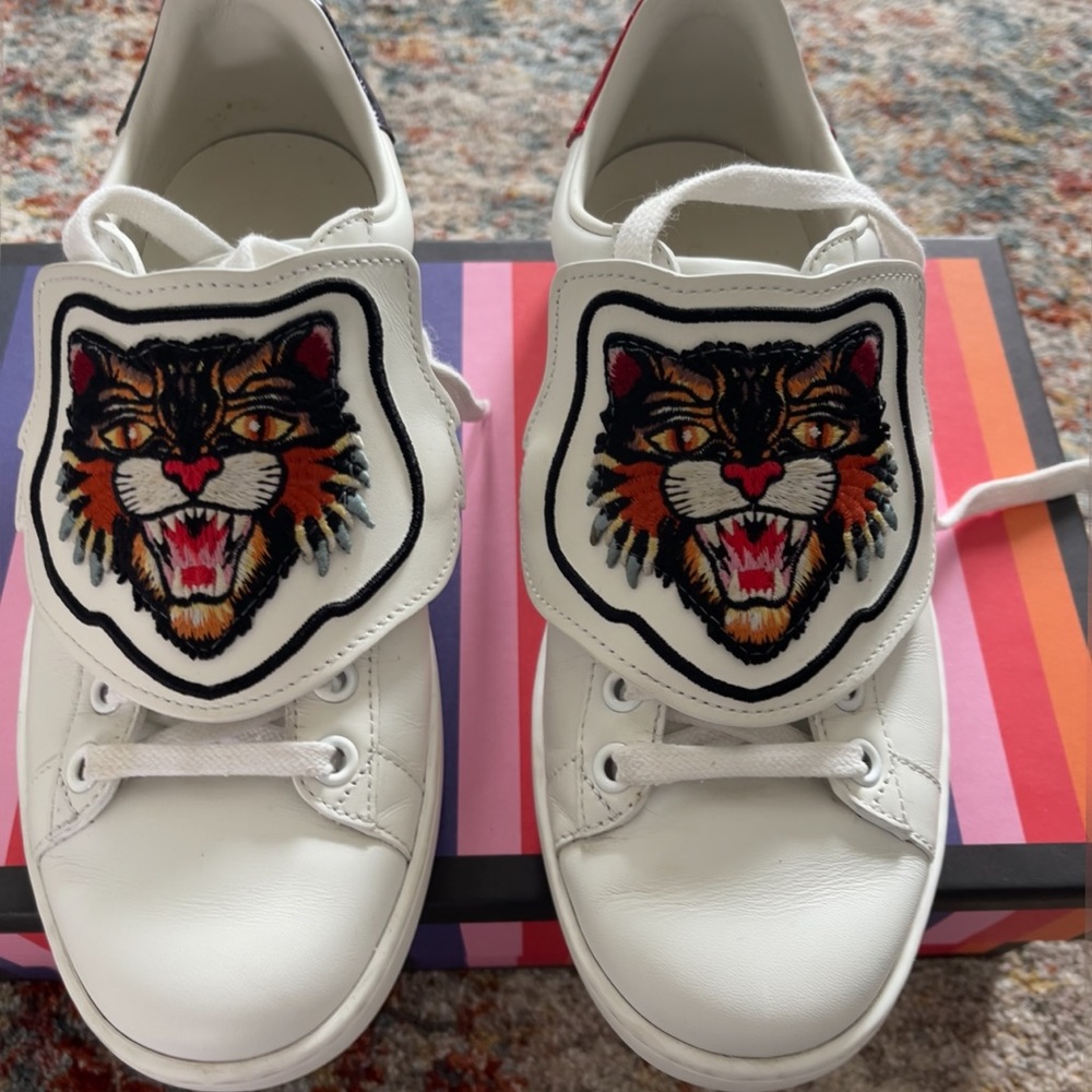 GUCCI sneakers with tiger
